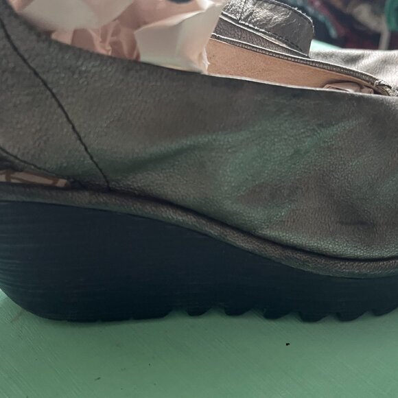 women's Fly London strappy wedge size 38/ 7.5-8 - Picture 4 of 8